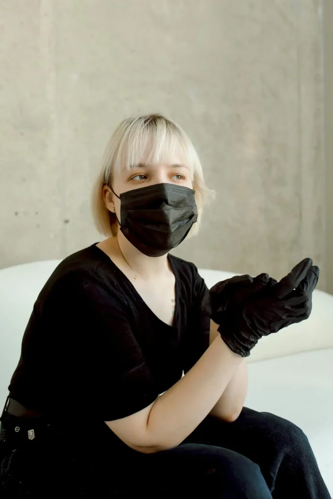 black_disposable_face_mask